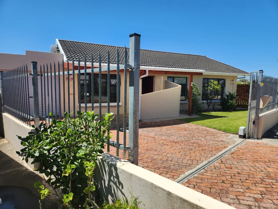 3 Bedroom Property for Sale in Denneoord Western Cape